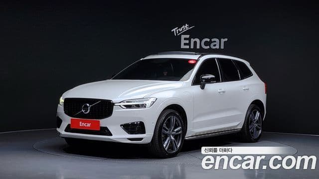 Volvo XC60 2021 — ფოტო 3/20
