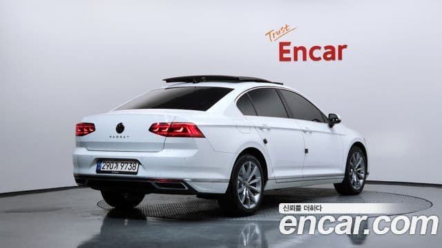 Volkswagen Passat GT 2021 — ფოტო 2/20