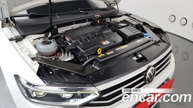 Volkswagen Passat GT 2021 — ფოტო 6/20