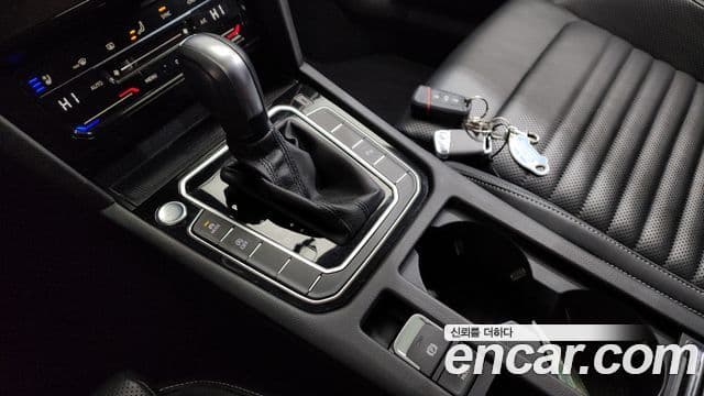 Volkswagen Passat GT 2021 — ფოტო 9/20