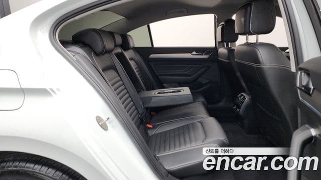 Volkswagen Passat GT 2021 — ფოტო 12/20
