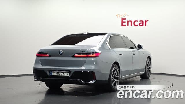 BMW 7 Series 2023 — Şəkil 2/20