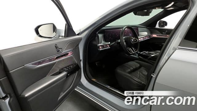BMW 7 Series 2023 — Şəkil 10/20