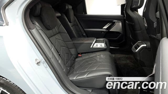 BMW 7 Series 2023 — Şəkil 12/20