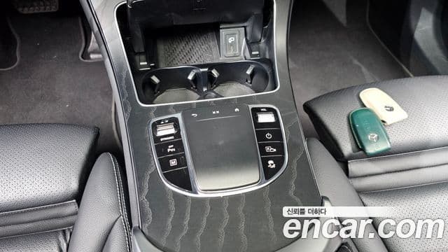 Mercedes-Benz GLC-Class 2023 — ფოტო 19/20