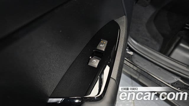 Kia Sportage 2022 — ფოტო 19/20