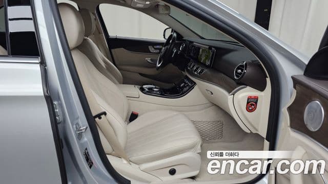 Mercedes-Benz E-Class 2018 — Şəkil 13/20