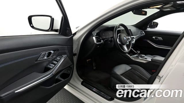 BMW 3 Series 2021 — ფოტო 9/20