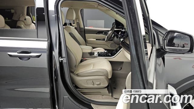 Kia Carnival 2021 — Фото 11/20