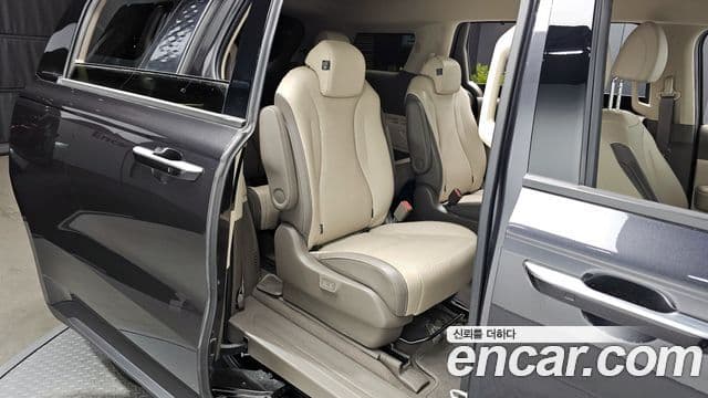 Kia Carnival 2021 — Фото 12/20