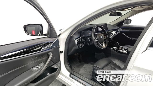 BMW 5 Series 2019 — Şəkil 10/20