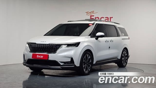 Kia Carnival 2023 — ფოტო 1/20