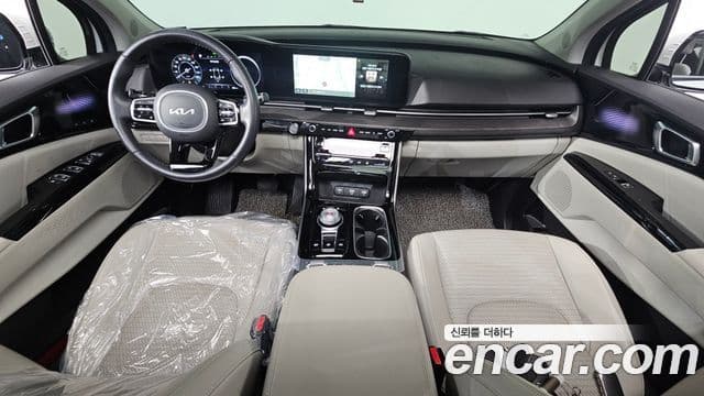 Kia Carnival 2023 — ფოტო 7/20