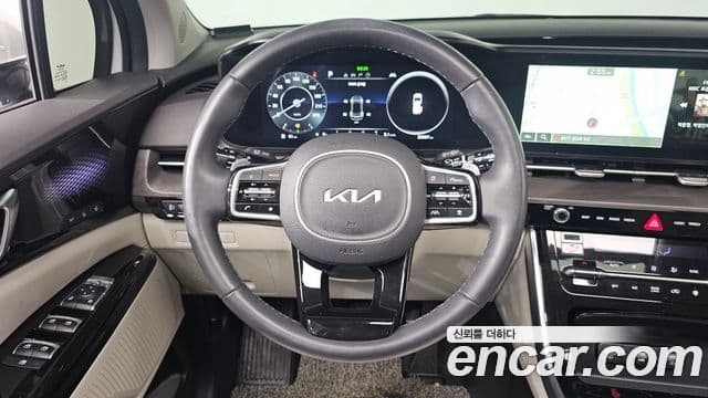Kia Carnival 2023 — ფოტო 13/20