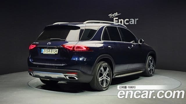 Mercedes-Benz GLE-Class 2019 — ფოტო 2/20