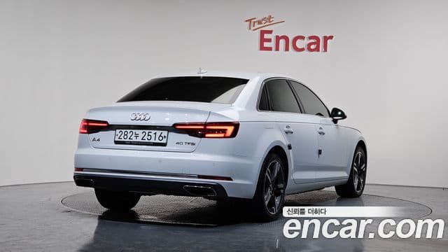 Audi A4 2019 — ფოტო 2/20