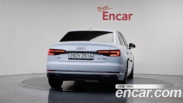Audi A4 2019 — ფოტო 4/20