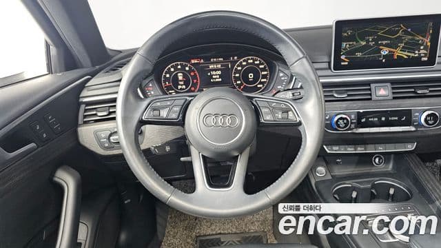 Audi A4 2019 — ფოტო 13/20