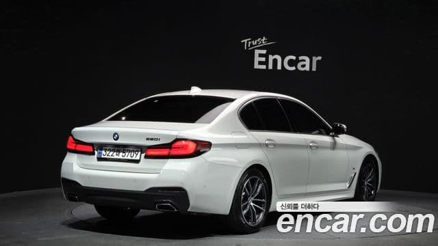 BMW 5 Series 2021 — ფოტო 2/20
