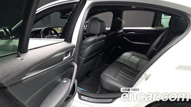 BMW 5 Series 2021 — ფოტო 12/20