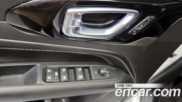 Jeep Compass 2022 — ფოტო 14/20