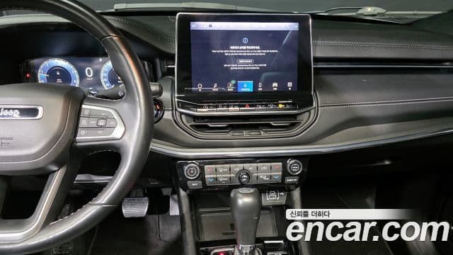 Jeep Compass 2022 — ფოტო 19/20