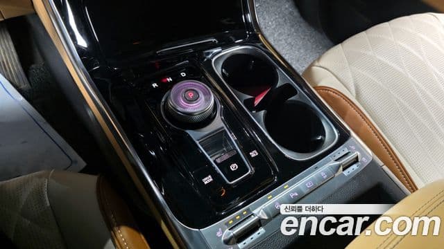 Kia Carnival 2020 — ფოტო 9/20