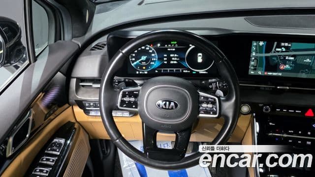Kia Carnival 2020 — ფოტო 13/20