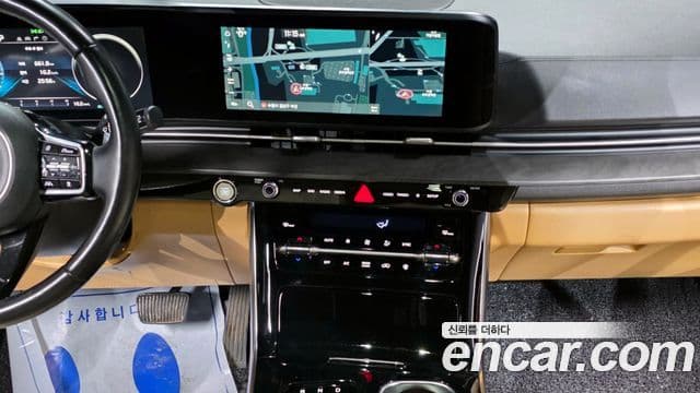 Kia Carnival 2020 — ფოტო 14/20