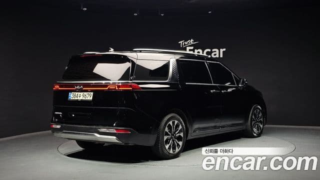 Kia Carnival 2022 — ფოტო 2/20