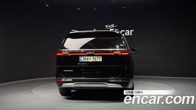 Kia Carnival 2022 — ფოტო 4/20