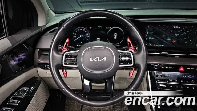 Kia Carnival 2022 — ფოტო 13/20