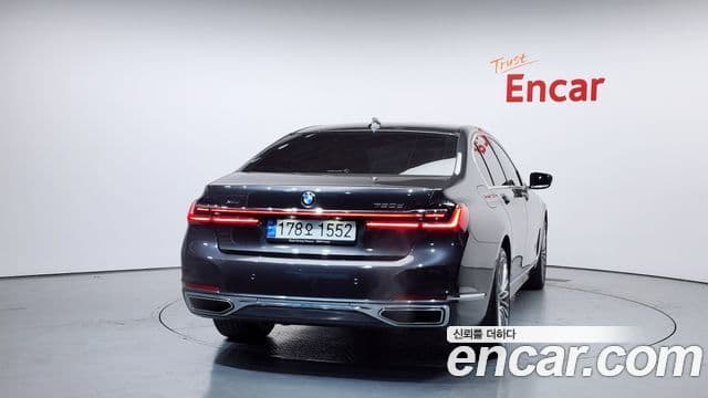 BMW 7 Series 2022 — ფოტო 4/20