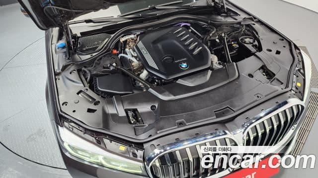 BMW 7 Series 2022 — ფოტო 6/20