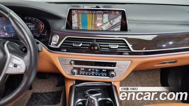 BMW 7 Series 2022 — ფოტო 15/20