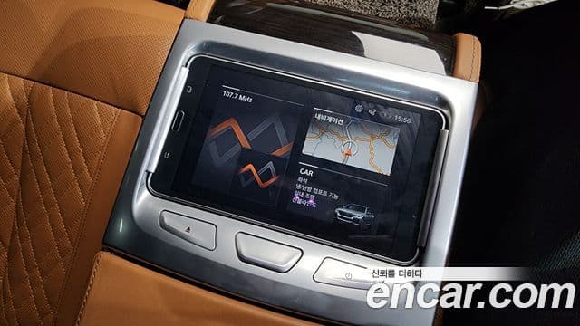 BMW 7 Series 2022 — ფოტო 17/20