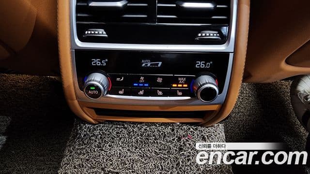 BMW 7 Series 2022 — ფოტო 18/20