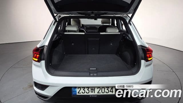 Volkswagen T-Roc 2021 — ფოტო 19/20