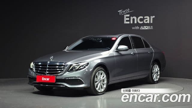 Mercedes-Benz E-Class 2018 — Photo 4/20