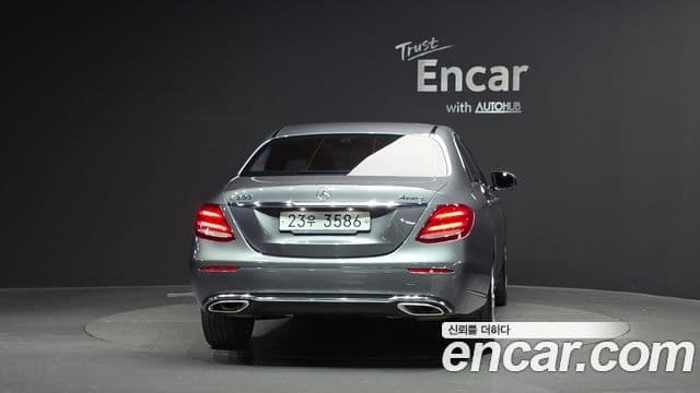 Mercedes-Benz E-Class 2018 — Photo 2/20