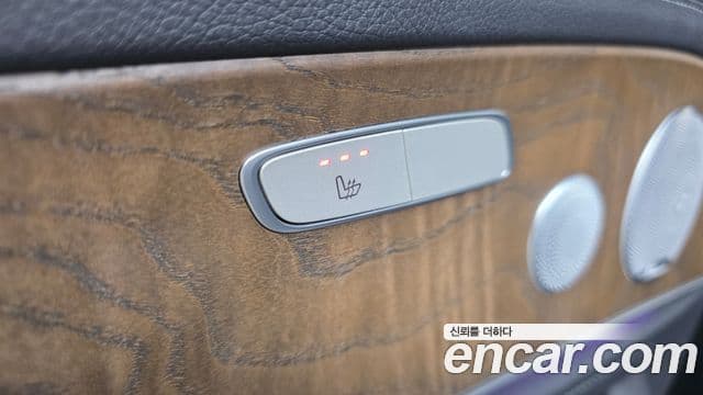 Mercedes-Benz E-Class 2018 — Photo 10/20
