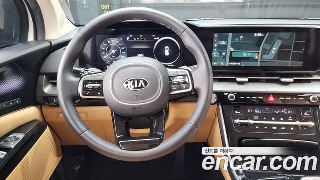 Kia Carnival 2020 — ფოტო 6/20