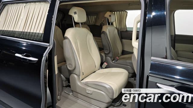 Kia Carnival 2021 — Şəkil 12/20
