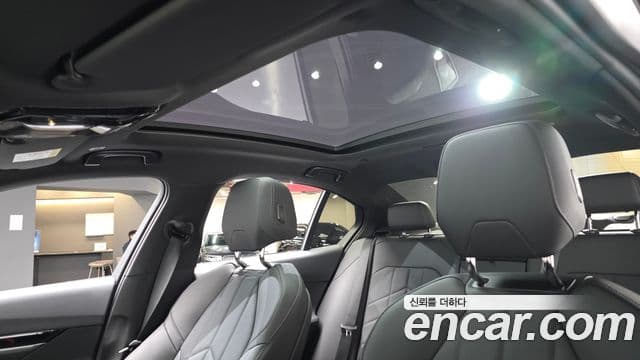 BMW 5 Series 2024 — ფოტო 18/20
