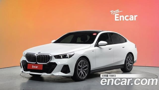 BMW 5 Series 2024 — ფოტო 1/20