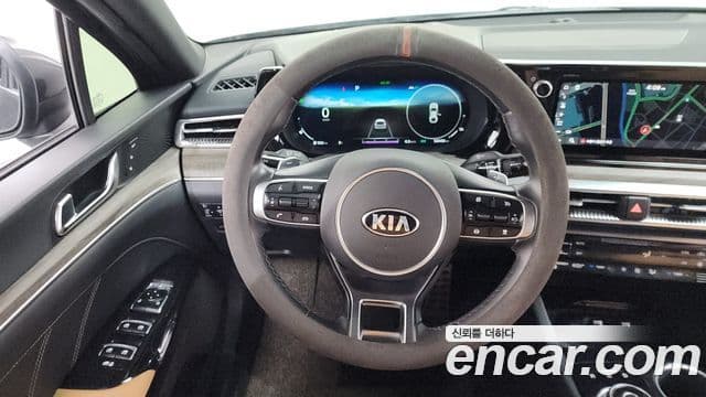 Kia K5 2021 — ფოტო 13/20