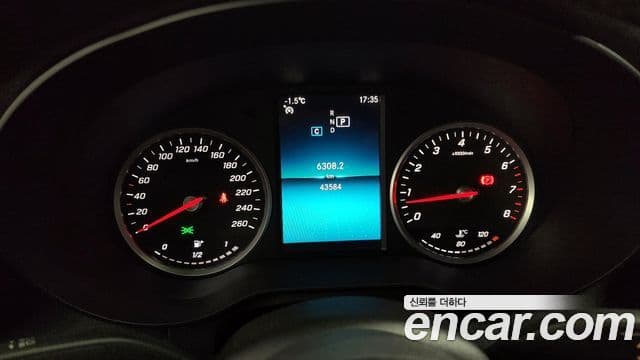 Mercedes-Benz C-Class 2019 — Фото 8/20