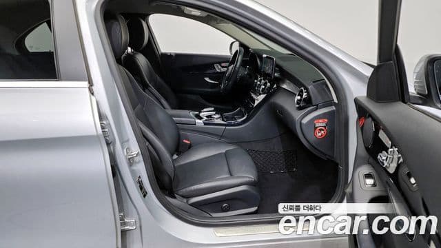 Mercedes-Benz C-Class 2019 — Фото 11/20