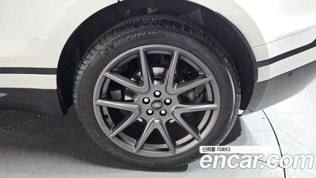 Land Rover Range Rover Velar 2021 — ფოტო 5/20