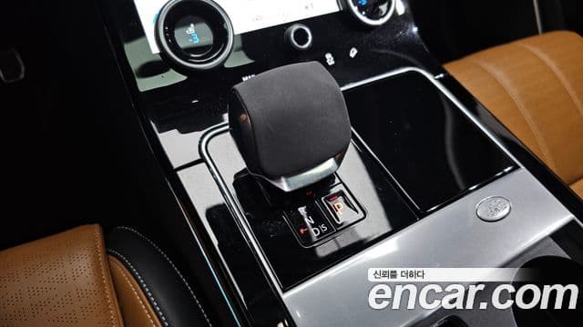 Land Rover Range Rover Velar 2021 — ფოტო 9/20